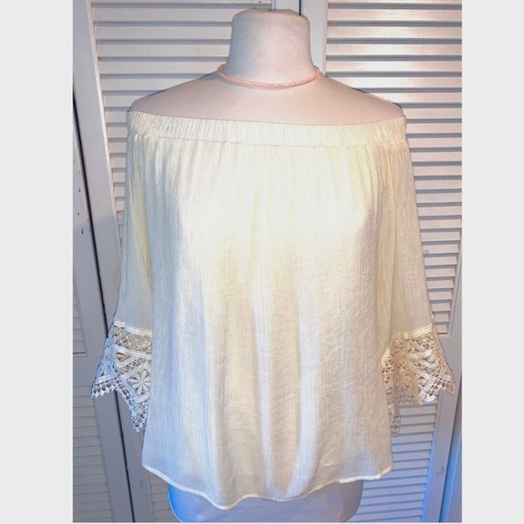 Love Stitch Tops - Love Stitch Crochet off the shoulder blouse Cream/Pale Yellow Large